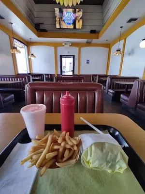 Douglas Burgers