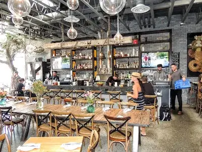 Roe Seafood - Restaurant
