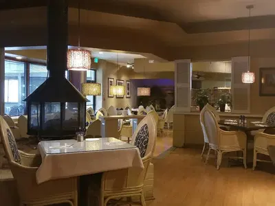 Las Brisas Restaurant