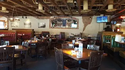 Old Chicago Pizza + Taproom