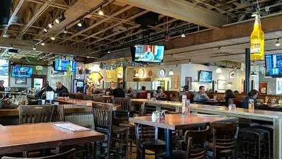 Old Chicago Pizza + Taproom