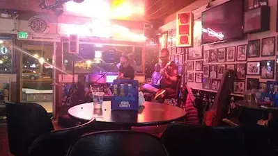 Benny's Restaurant & Lounge