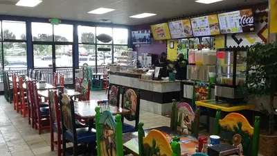 Tacos Y Salsas