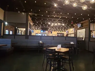 The Lake House Kitchen & Tavern