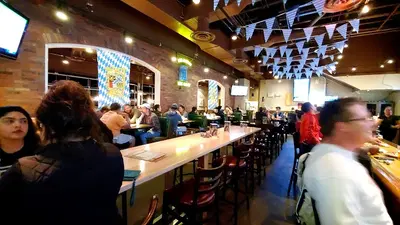 Old Chicago Pizza + Taproom
