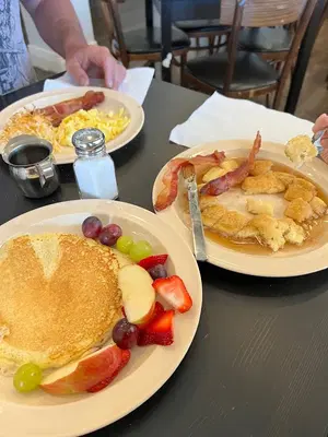 Persephone Grae's Cafe and Juice Bar
