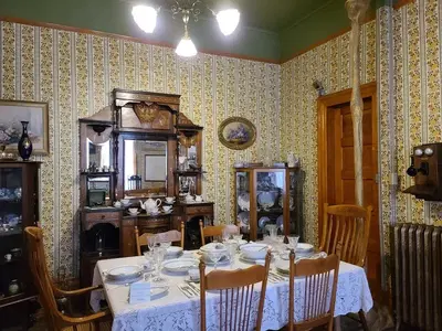 Miramont Castle Museum