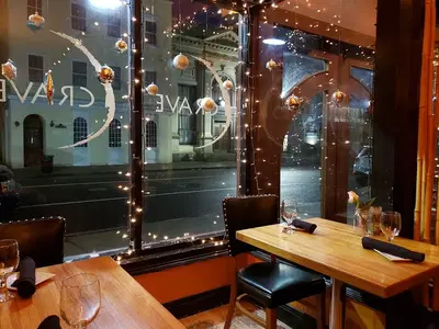 Uptown Bar & Eatery