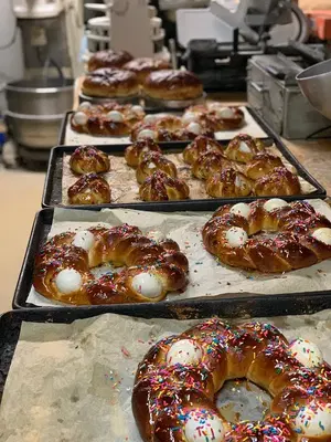 Yolanda's Bakery Deli & Pizza