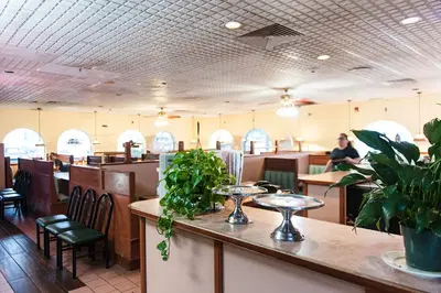 Captain's Pizza House Restaurant