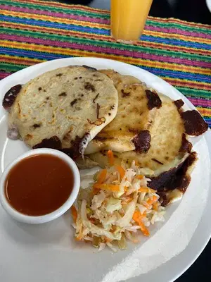 Hometown comida latina