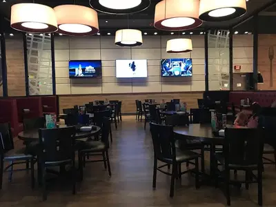 Dave & Buster's