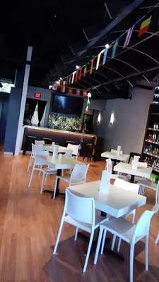 Vinya Wine & Market
