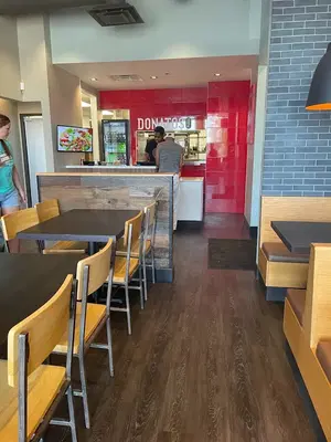 Donatos Pizza