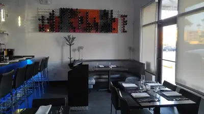 Le French Restaurant / Trend Kitchen