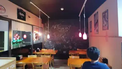 Munchys pizza and wings