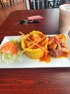 La Criolla Cafe & Restaurant