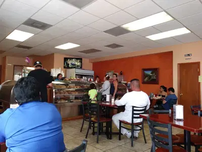 Jenni's Panaderia Salvadoreña