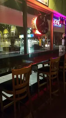 Annie's Pizza Subs & Wings
