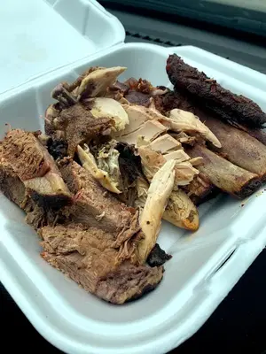 Wavey’s Bar-B-Que