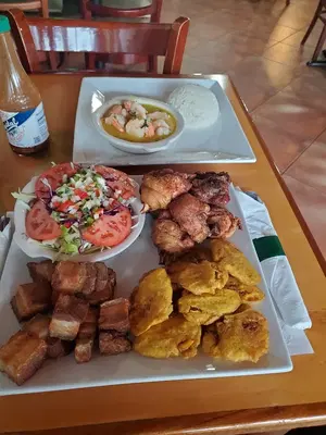 El Rincón De Papa Restaurant