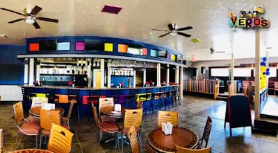 Vero’s Bar and Grill