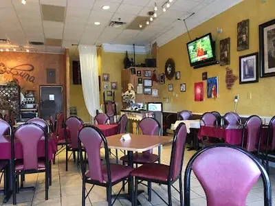 Pazza Luna Restaurant