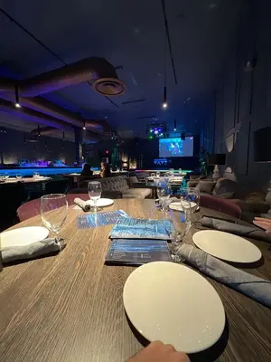 Wave Restaurant, Bar and Lounge