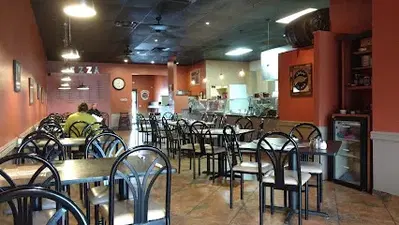 Lucca’s Pizza and Wine Bar