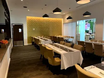 107 Steak & Bar