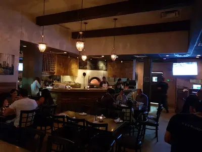 Apizza Brooklyn Resto + Vino - Pinecrest