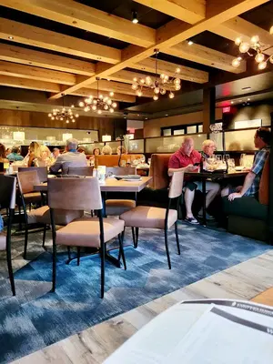 Cooper's Hawk Winery & Restaurant