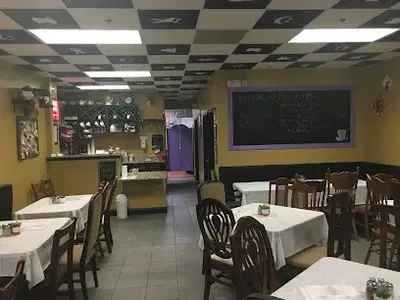 Mad Hatter's Pizza