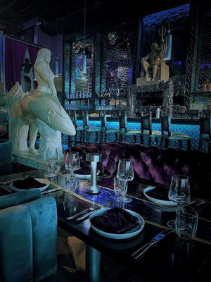 WET RESTAURANT & LOUNGE