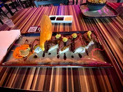 Labios Kitchen & Lounge