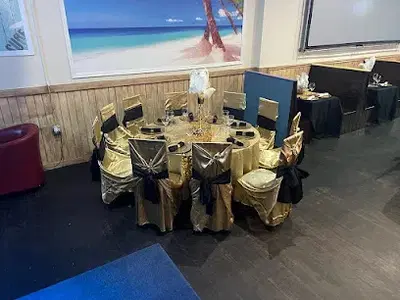 Los Cocos Restaurant & Bar