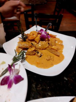 Gozamba Restaurant & Lounge