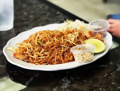 Dali’s Lao Thai Cafe