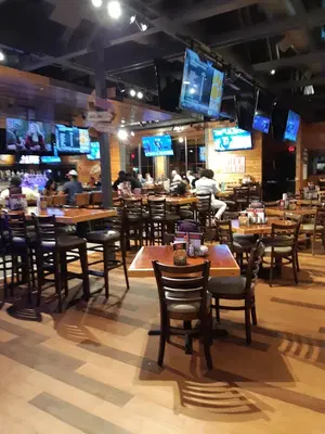 Hooters
