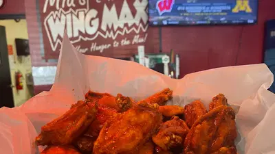 Mia’s Cafe Wing Max