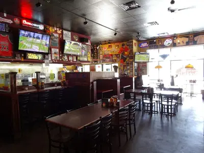 BobbyG's Chicago Eatery & Sports Bar