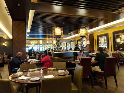 Grand Lux Cafe