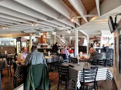 Ipp's Pastaria & Bar