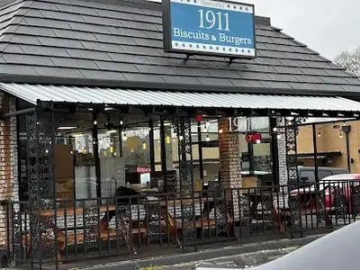 1911 Biscuits & Burgers