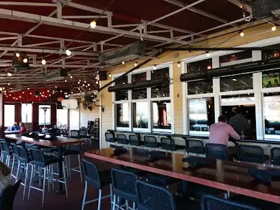 Marlow's Tavern