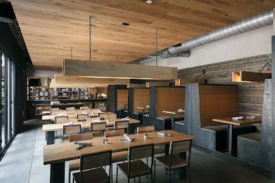 Howell's Kitchen and Bar