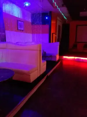 Raymok Bar & Grill