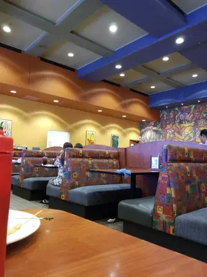 Zippy's Ewa
