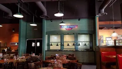 Old Chicago Pizza + Taproom