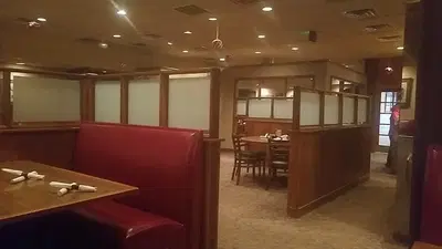 Maxie's Restaurant & Lounge